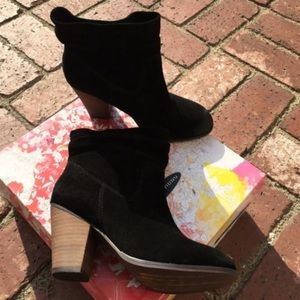 Chinese laundry slouch ankle booties. Only worn once. Like new condition.